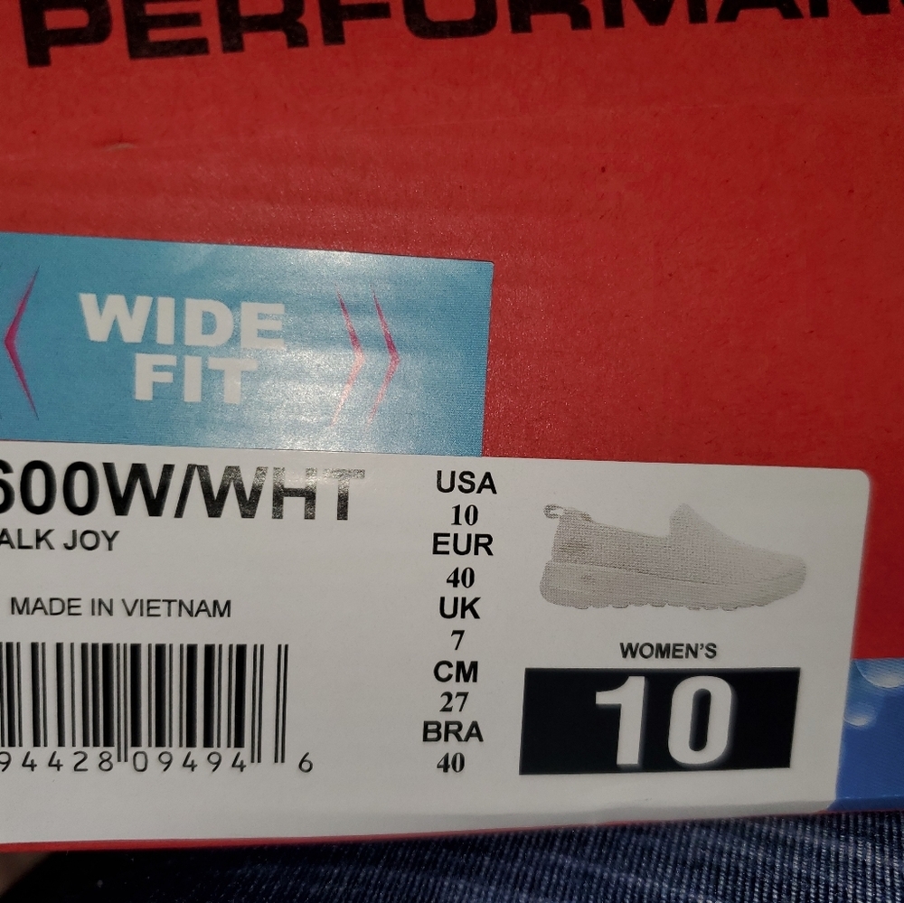 Sketchers white size 10 go walk joy slip ons - Picture 2 of 4